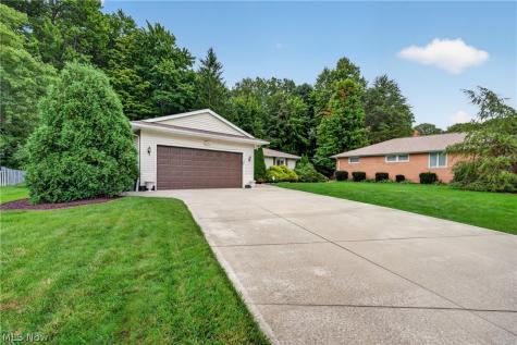 1597 Windsor Circle Mayfield Heights OH 44124