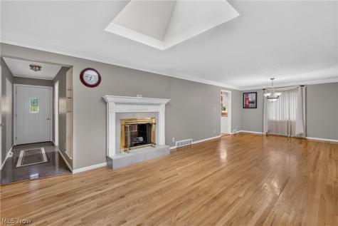 1597 Windsor Circle Mayfield Heights OH 44124
