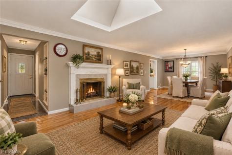 1597 Windsor Circle Mayfield Heights OH 44124