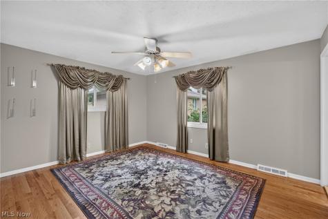 1597 Windsor Circle Mayfield Heights OH 44124