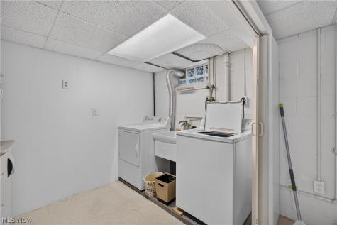 1597 Windsor Circle Mayfield Heights OH 44124