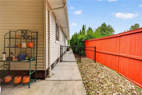 1597 Windsor Circle Mayfield Heights OH 44124