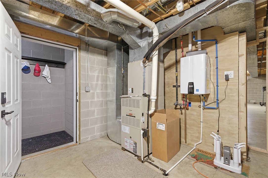 895 Williamsburg Court Ashland OH 44805