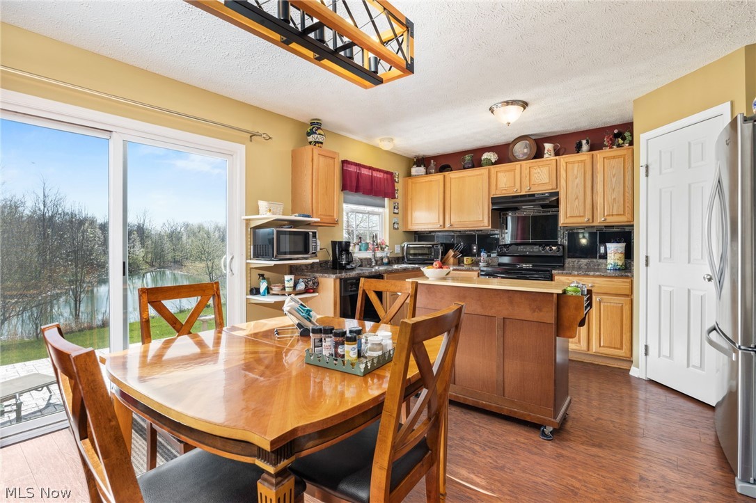 211 Burkdale Court Wadsworth OH 44281