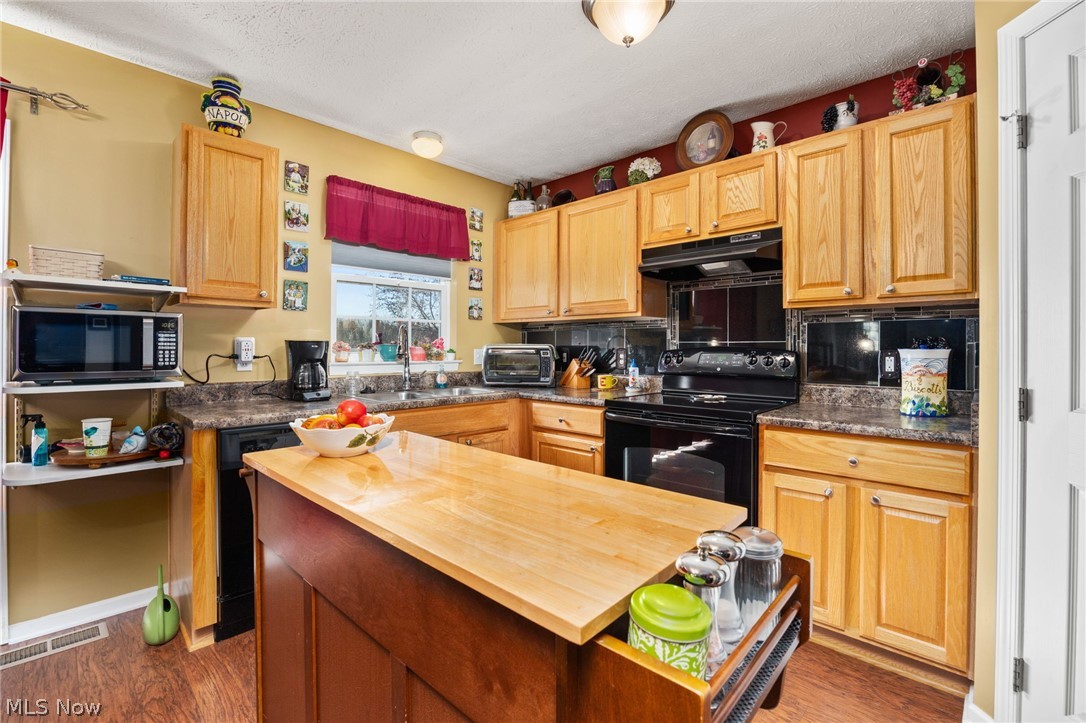 211 Burkdale Court Wadsworth OH 44281