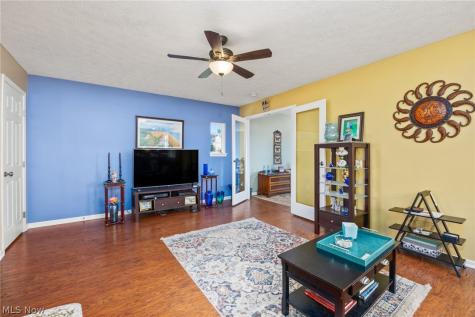 211 Burkdale Court Wadsworth OH 44281