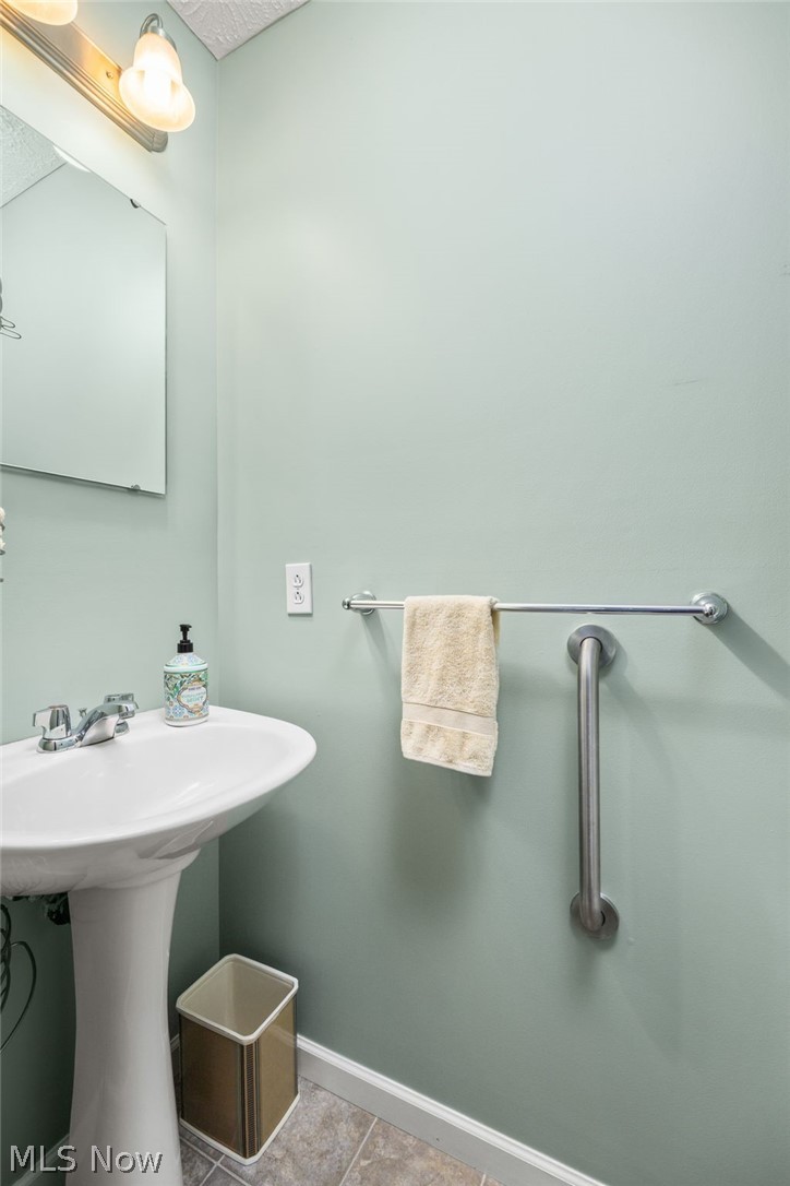 211 Burkdale Court Wadsworth OH 44281