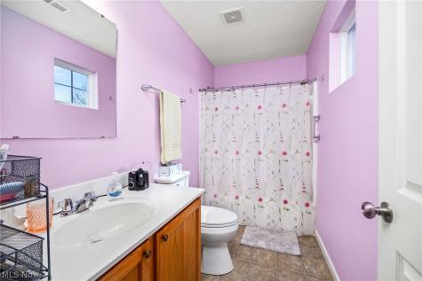 211 Burkdale Court Wadsworth OH 44281