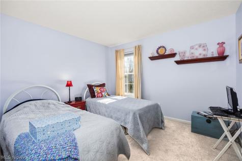 211 Burkdale Court Wadsworth OH 44281