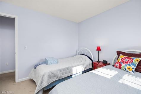 211 Burkdale Court Wadsworth OH 44281