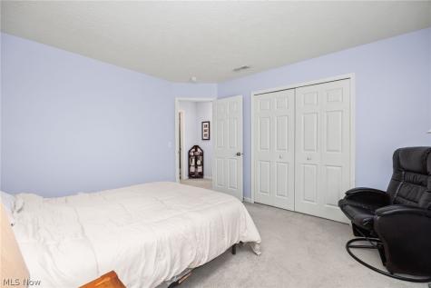 211 Burkdale Court Wadsworth OH 44281