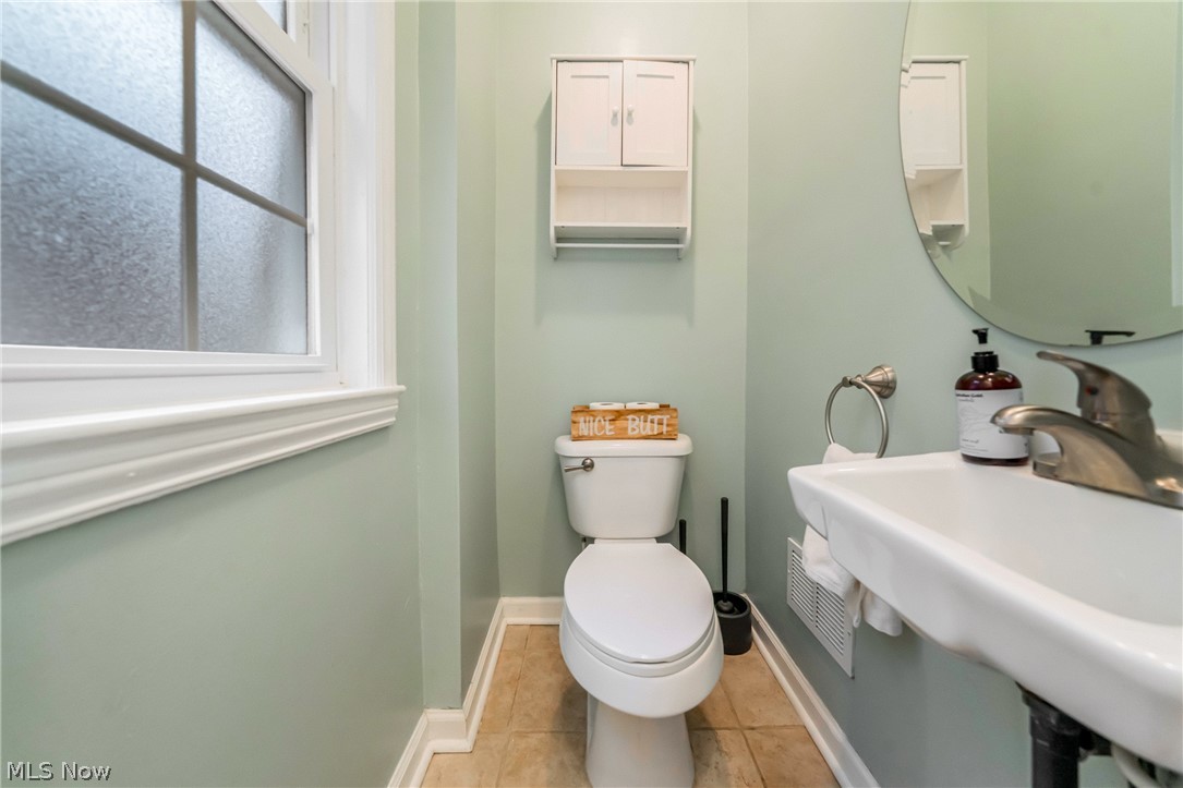 3678 Lynnfield Road Shaker Heights OH 44122