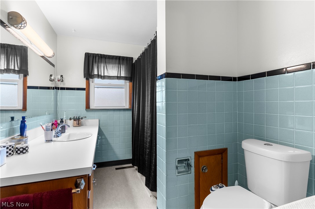 27 E Friend Street Columbiana OH 44408