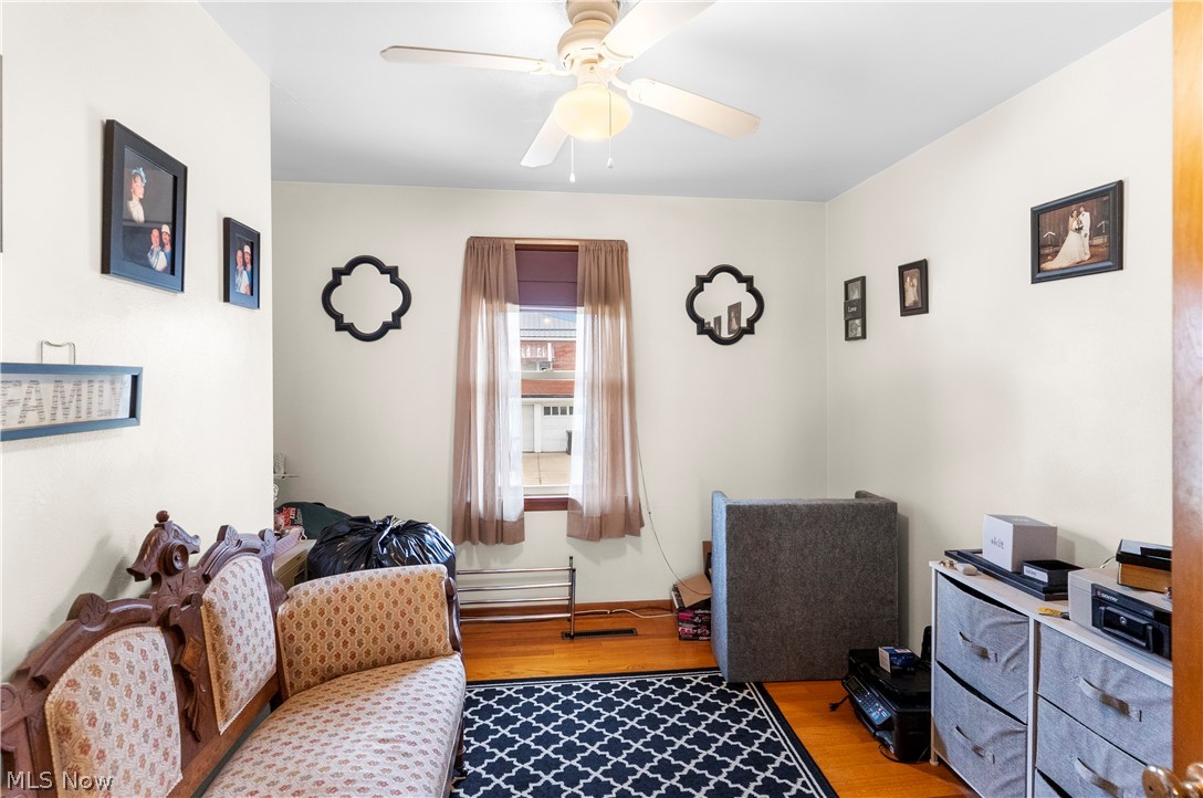 27 E Friend Street Columbiana OH 44408