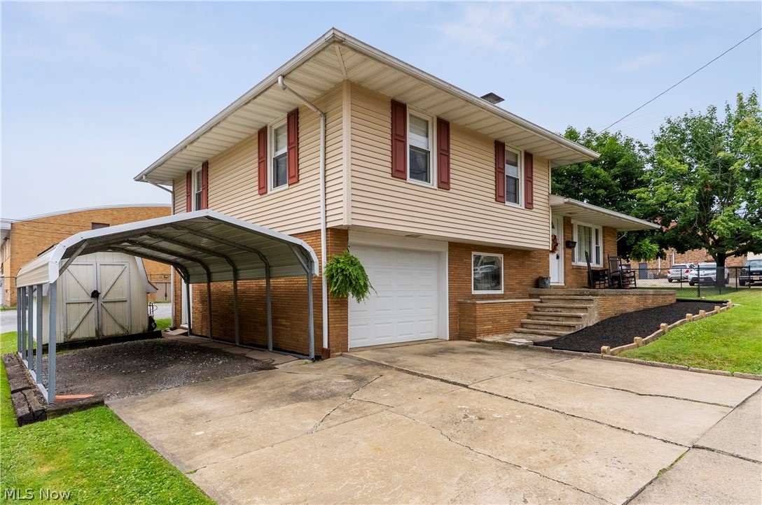 27 E Friend Street Columbiana OH 44408