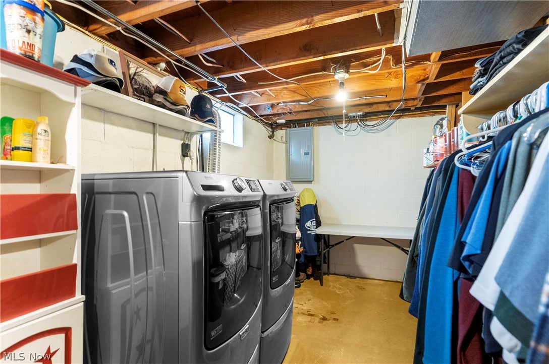 27 E Friend Street Columbiana OH 44408