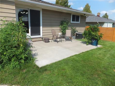 1211 Eric Lane Cleveland OH 44109