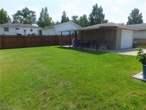 1211 Eric Lane Cleveland OH 44109