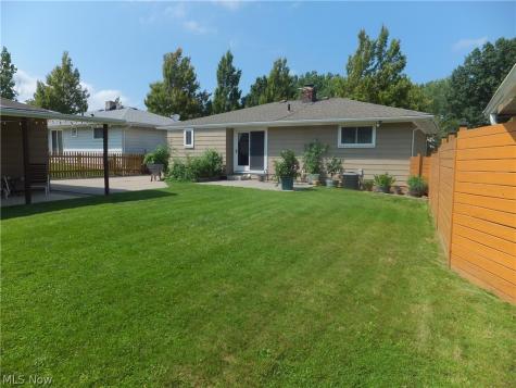 1211 Eric Lane Cleveland OH 44109