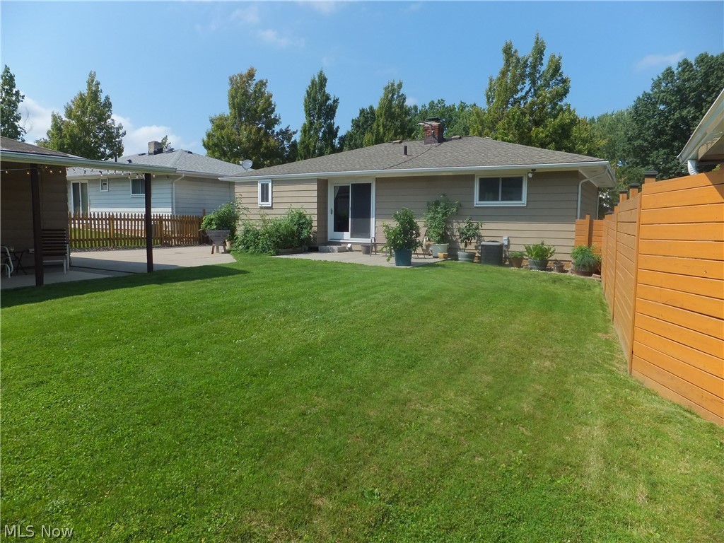 1211 Eric Lane Cleveland OH 44109