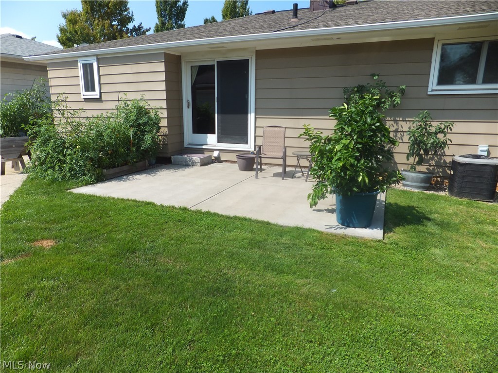 1211 Eric Lane Cleveland OH 44109