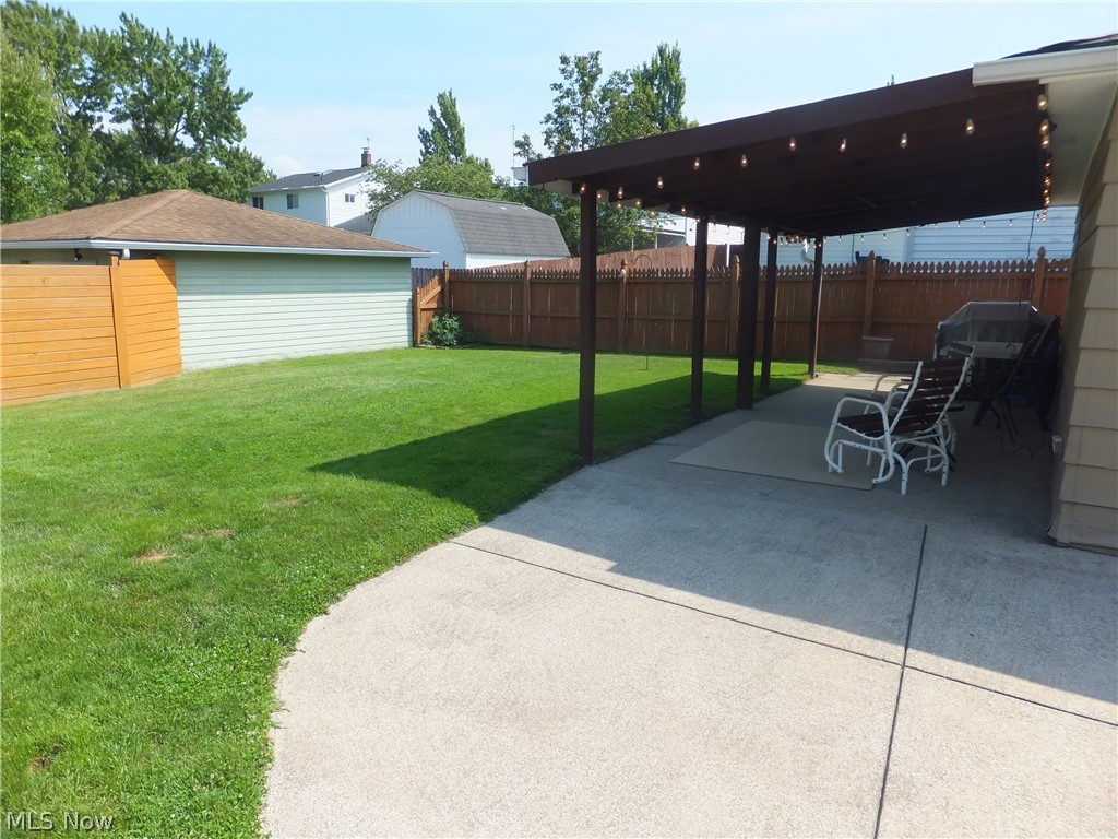 1211 Eric Lane Cleveland OH 44109