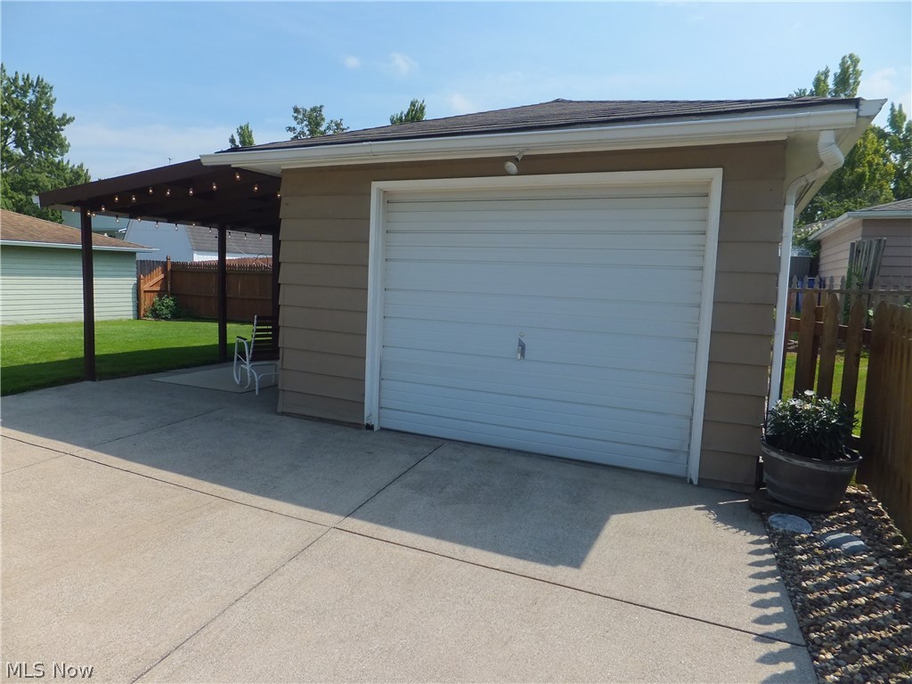 1211 Eric Lane Cleveland OH 44109