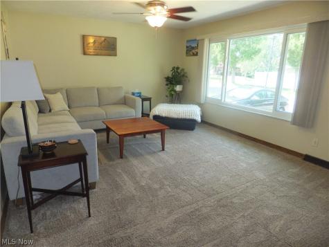 1211 Eric Lane Cleveland OH 44109