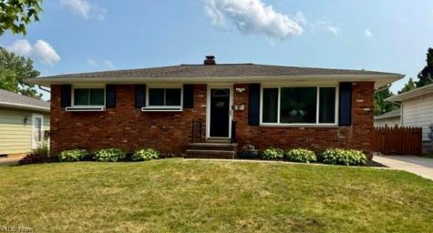 1211 Eric Lane Cleveland OH 44109