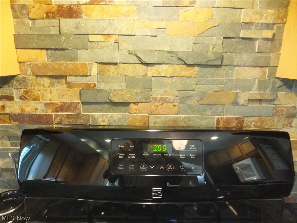1211 Eric Lane Cleveland OH 44109