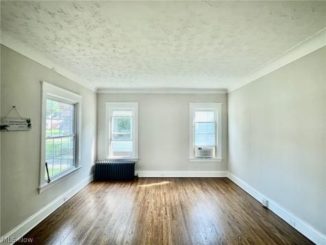 1720 Beaconwood South Euclid OH 44121