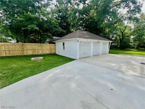 1720 Beaconwood South Euclid OH 44121