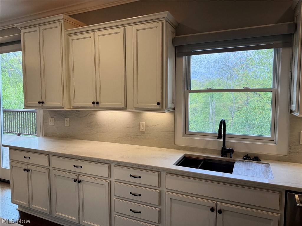2 Creek Ridge Rocky River OH 44116