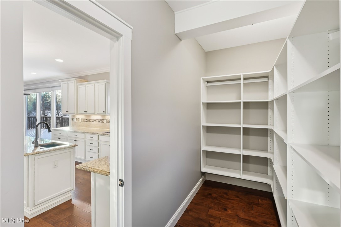 2 Creek Ridge Rocky River OH 44116