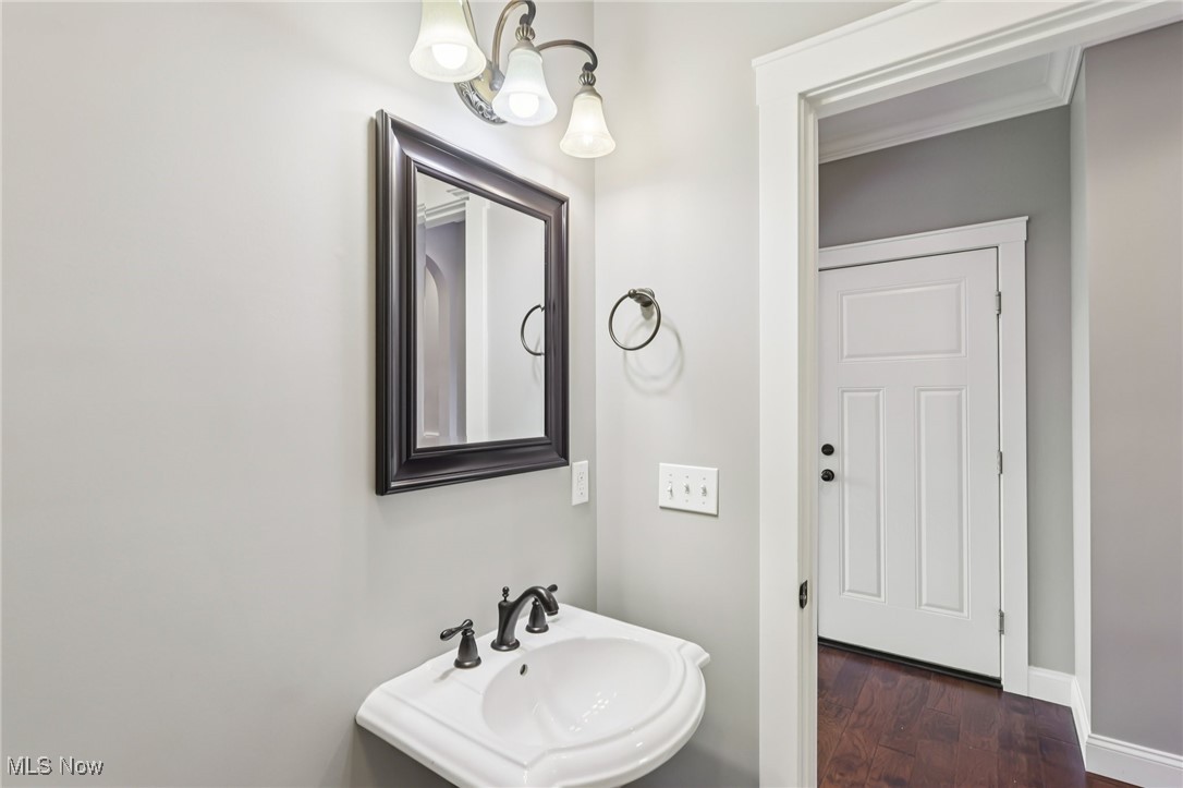 2 Creek Ridge Rocky River OH 44116