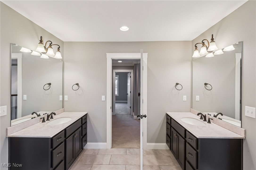 2 Creek Ridge Rocky River OH 44116