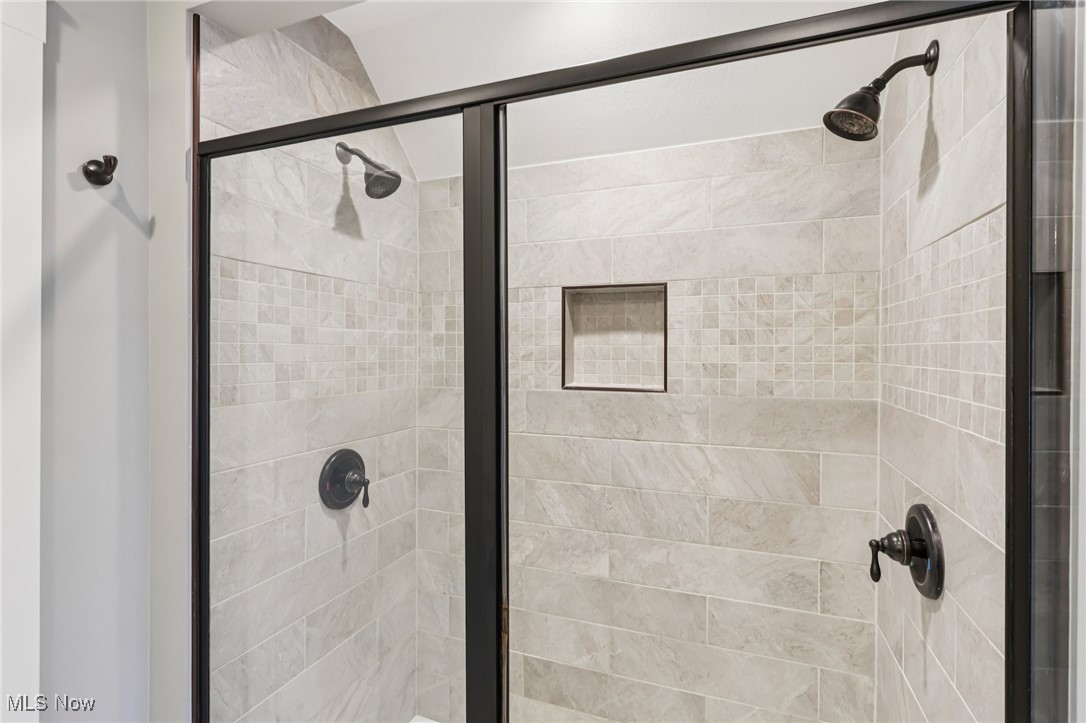 2 Creek Ridge Rocky River OH 44116