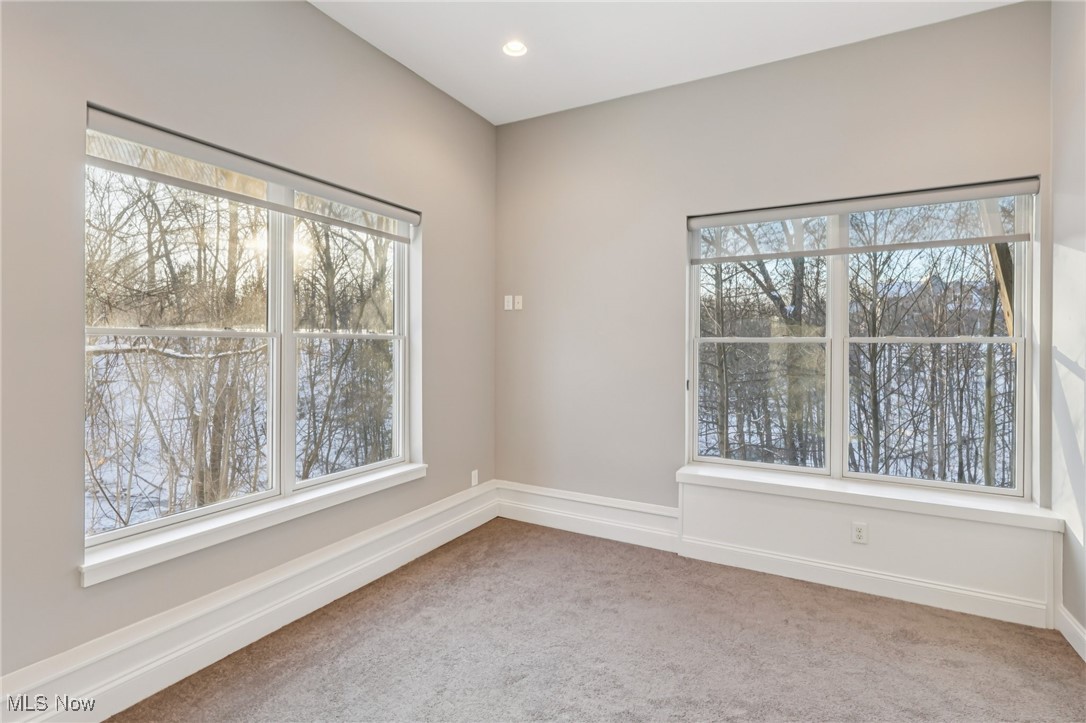 2 Creek Ridge Rocky River OH 44116