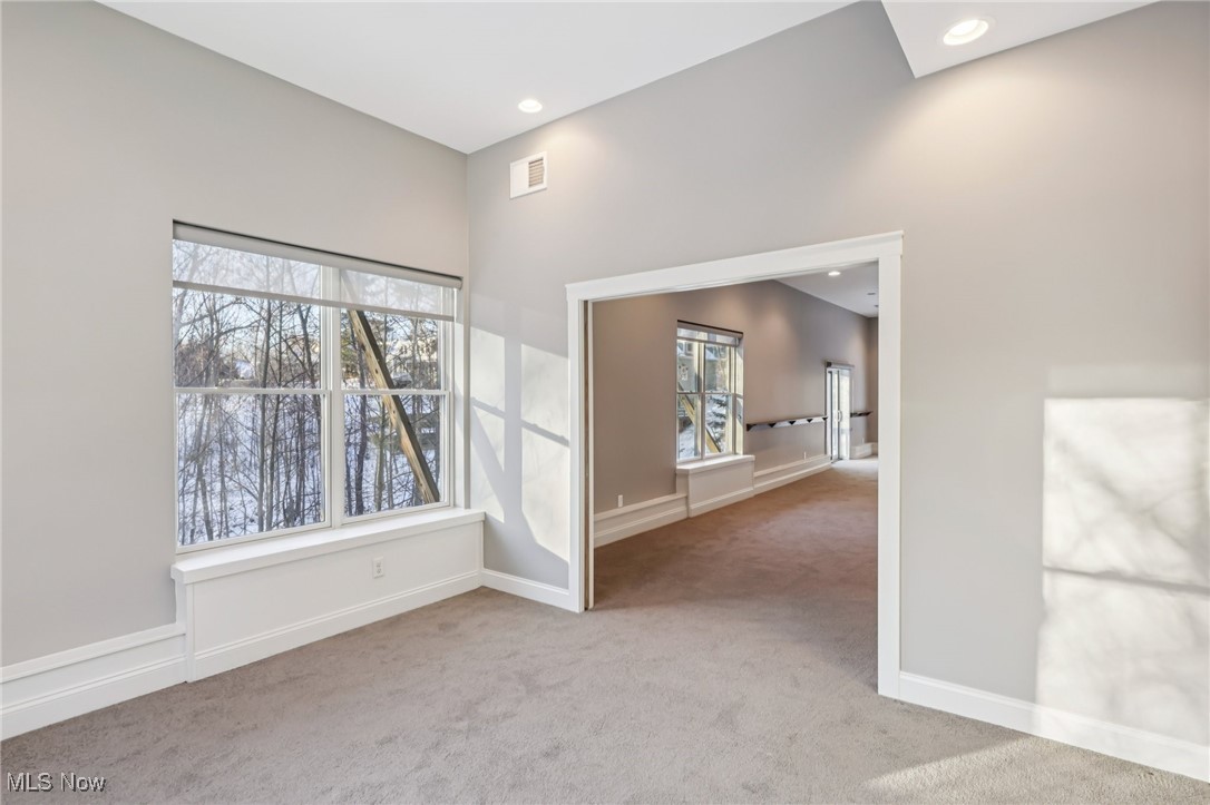 2 Creek Ridge Rocky River OH 44116
