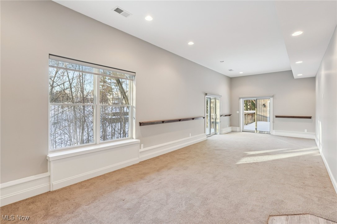 2 Creek Ridge Rocky River OH 44116