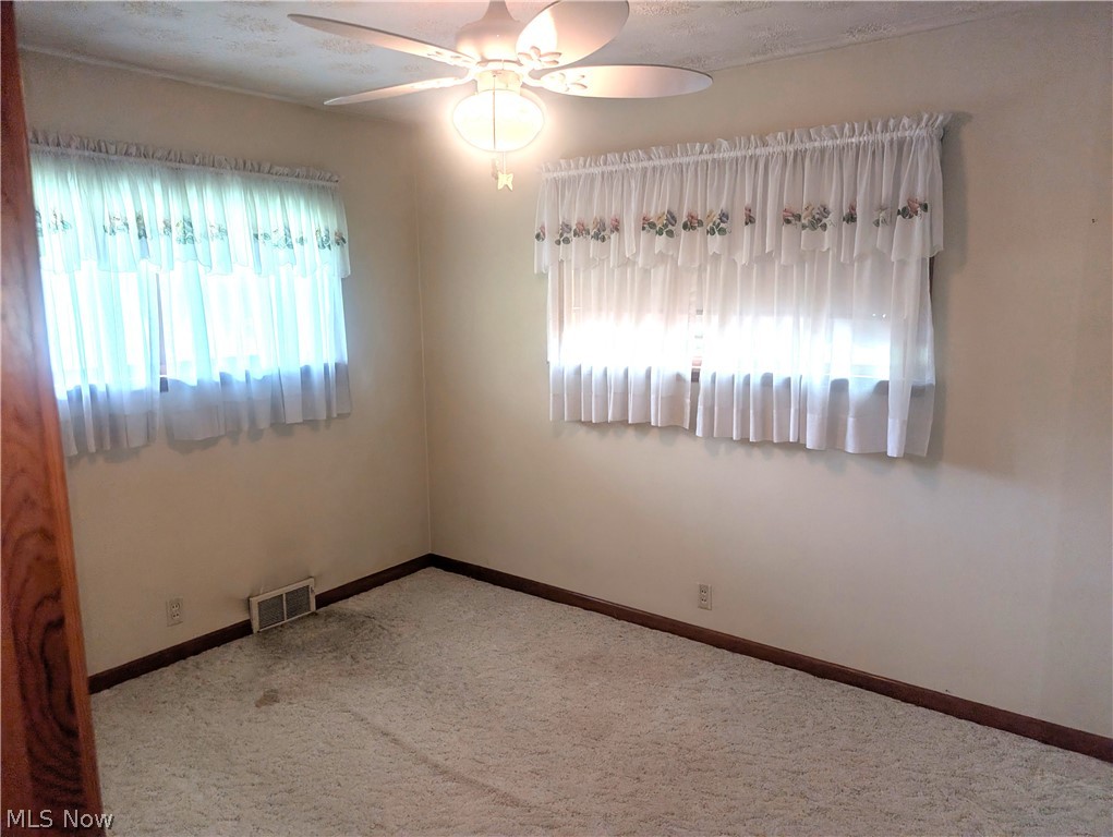 5779 Greer Road SE Uhrichsville OH 44683