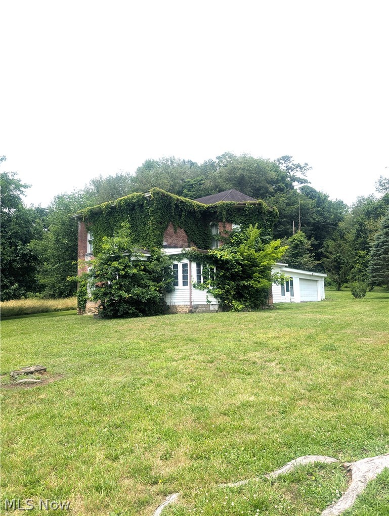5779 Greer Road SE Uhrichsville OH 44683