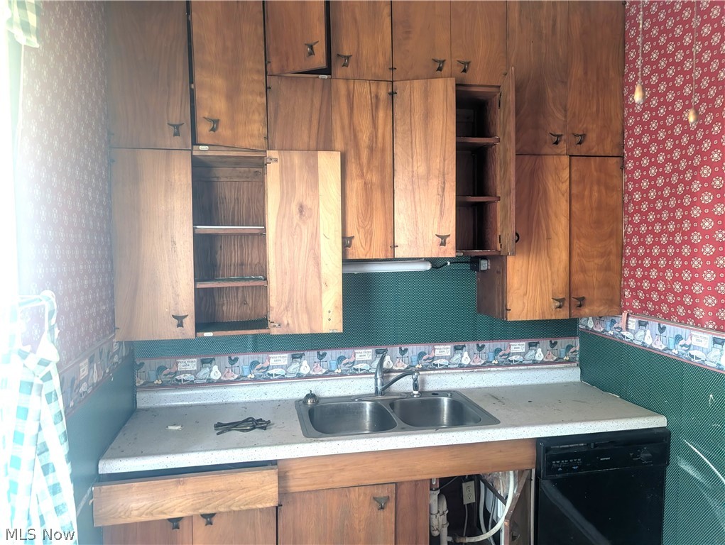5779 Greer Road SE Uhrichsville OH 44683