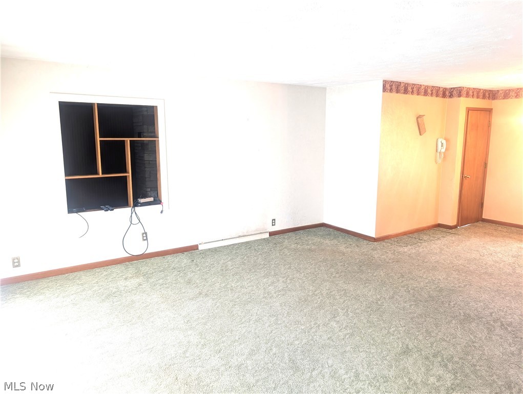 5779 Greer Road SE Uhrichsville OH 44683