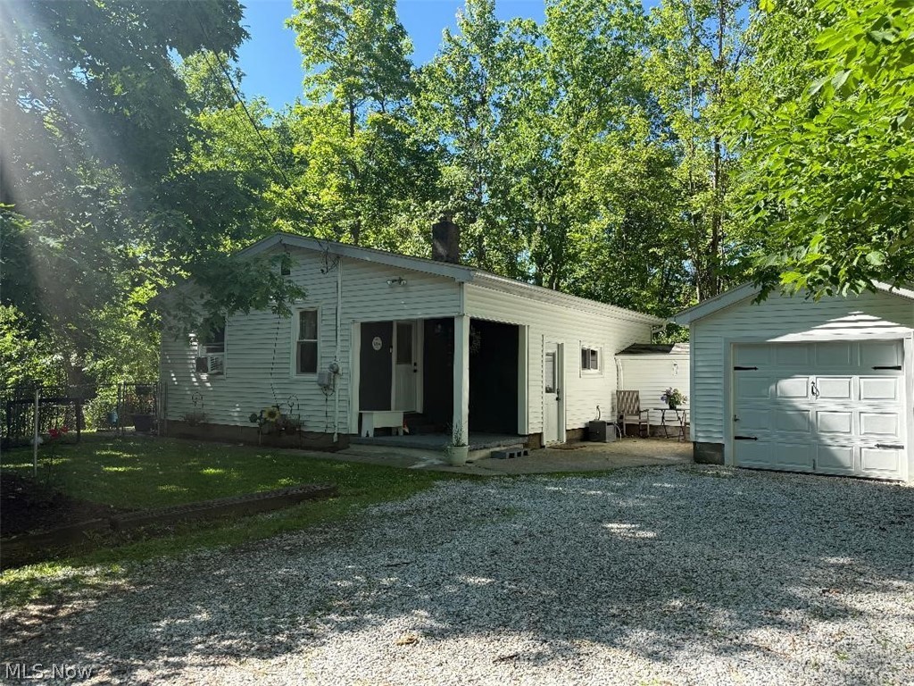 906 Dora Lane Aurora OH 44202