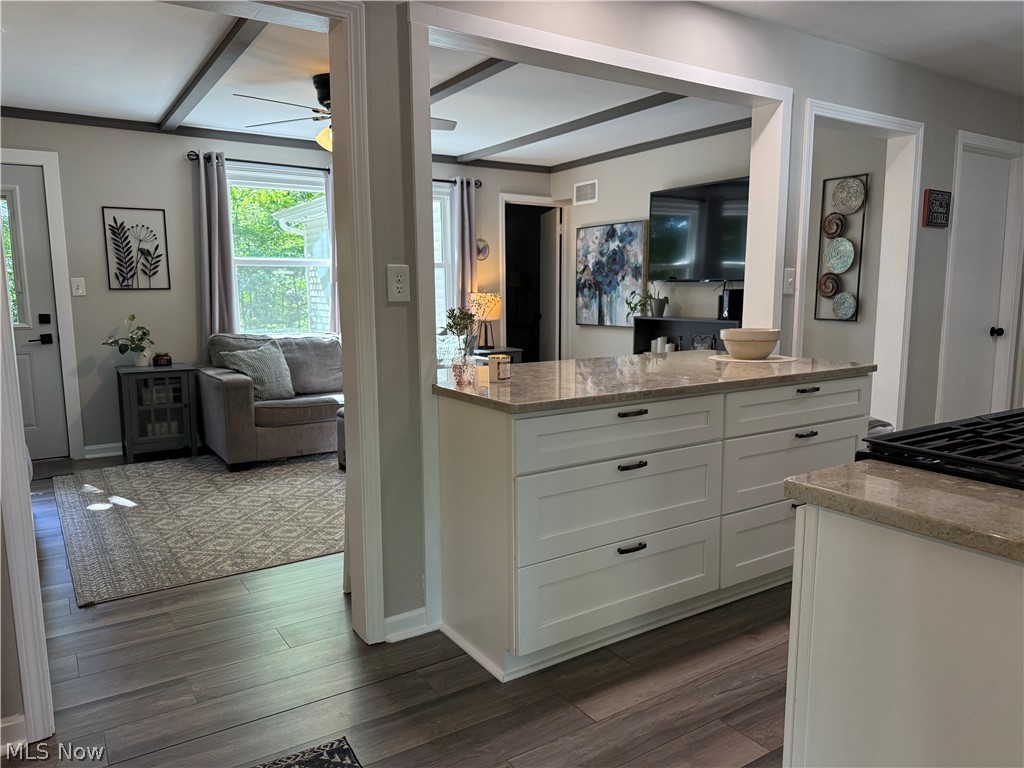 906 Dora Lane Aurora OH 44202