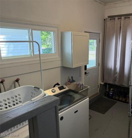 906 Dora Lane Aurora OH 44202
