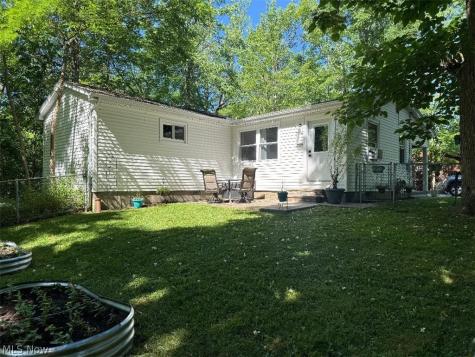 906 Dora Lane Aurora OH 44202
