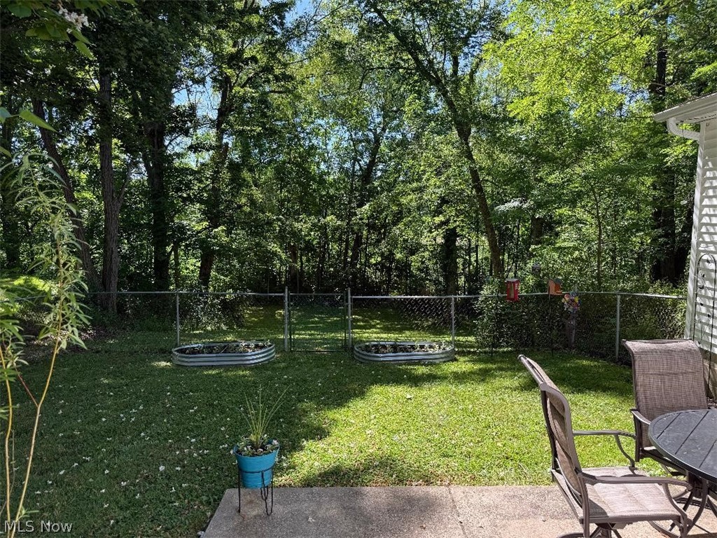 906 Dora Lane Aurora OH 44202