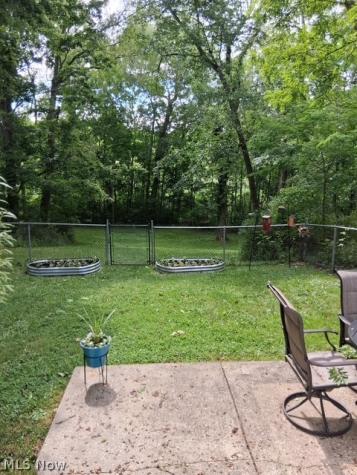 906 Dora Lane Aurora OH 44202
